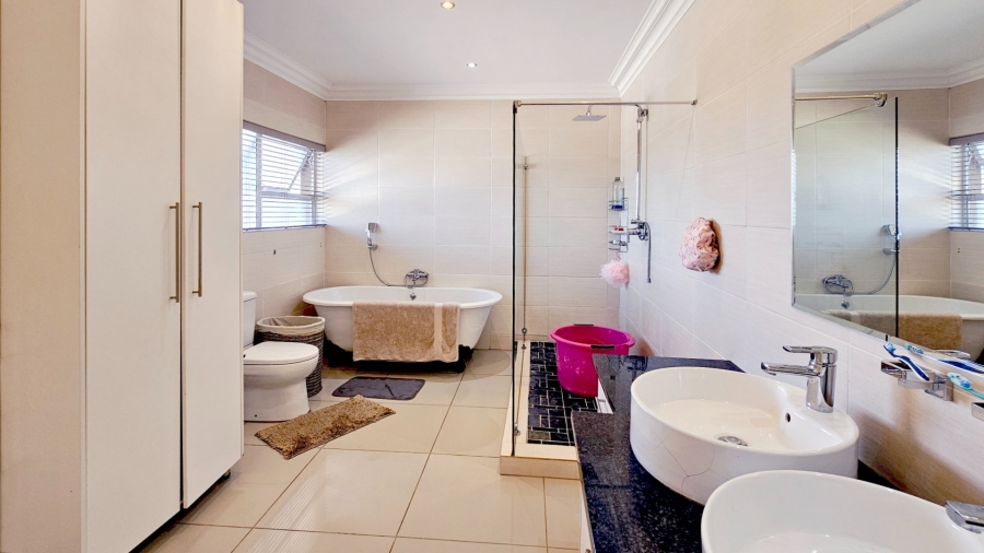 4 Bedroom Property for Sale in Shellyvale Free State